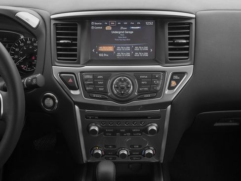 Used 2018 Nissan Pathfinder SL AWD/4WD image 13