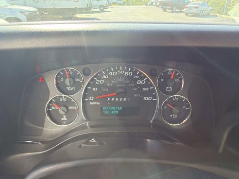 Used 2020 Chevrolet Express 3500 w/ Driver Convenience Package RWD image 18