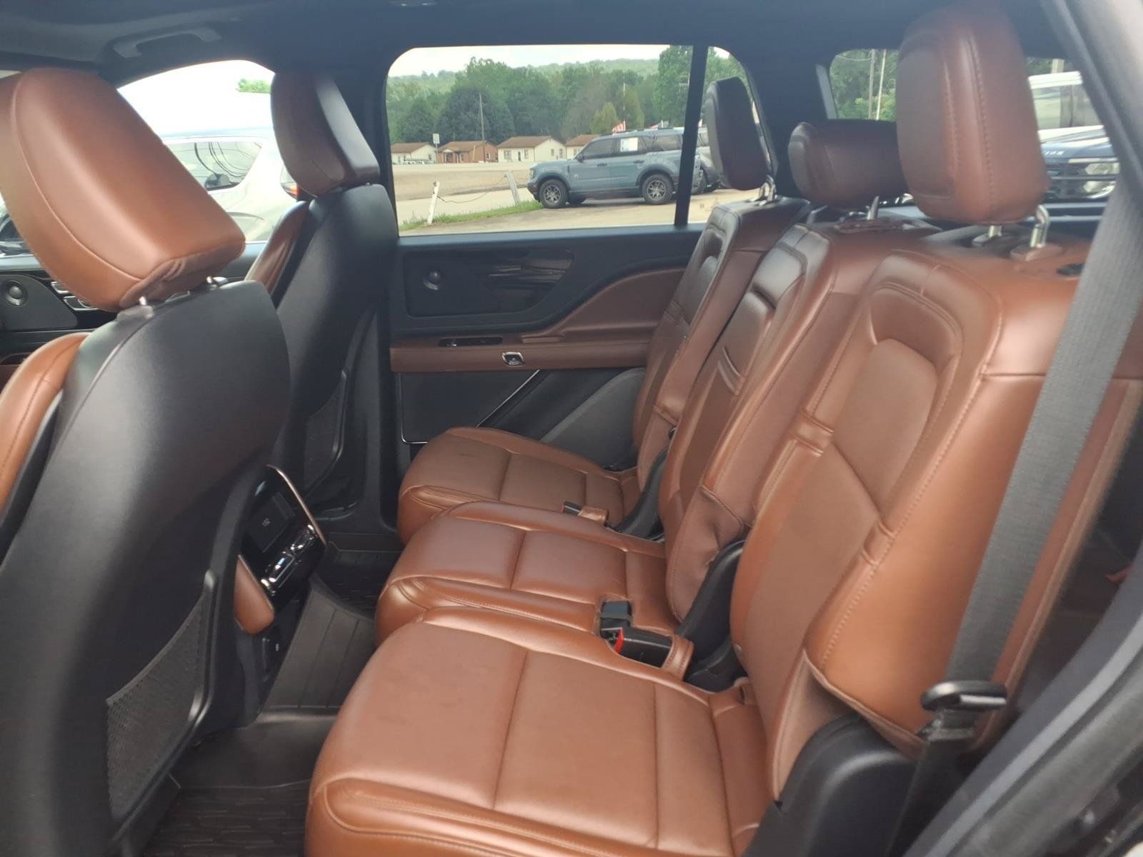 Used 2025 Lincoln Aviator Reserve w/ Illumination Package AWD/4WD image 7