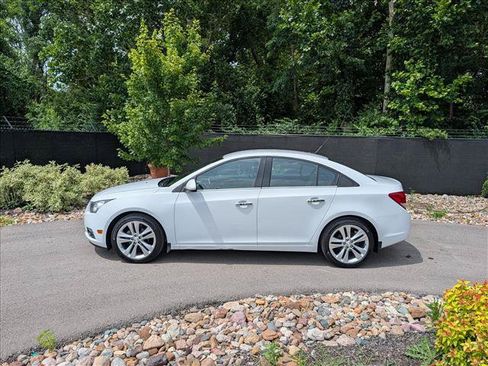 Used 2014 Chevrolet Cruze LTZ FWD image 2