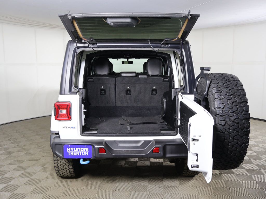 Used 2022 Jeep Wrangler Unlimited Rubicon 4xe w/ Cold Weather Group AWD/4WD image 13