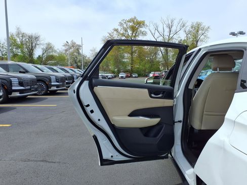 Used 2021 Honda Clarity Touring image 13