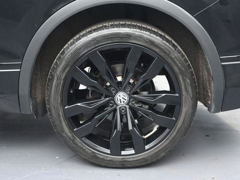 Used 2021 Volkswagen Tiguan SE R-Line AWD/4WD image 10