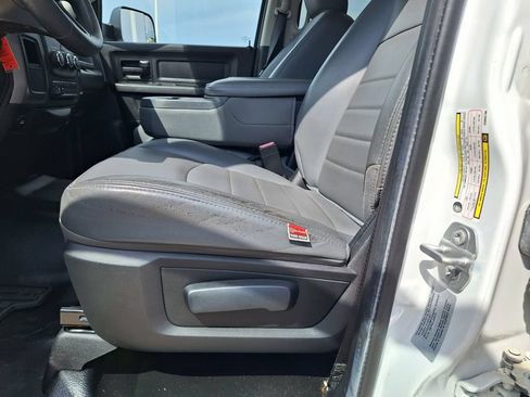 Used 2017 RAM 2500 Tradesman w/ Chrome Appearance Group RWD image 29