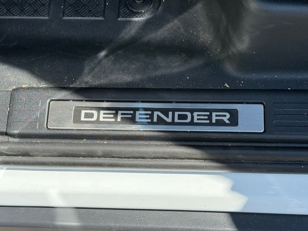 New 2026 Land Rover Defender 130 X-Dynamic SE AWD/4WD image 13