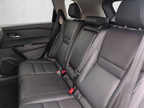 Used 2024 Nissan Rogue SL FWD image 19