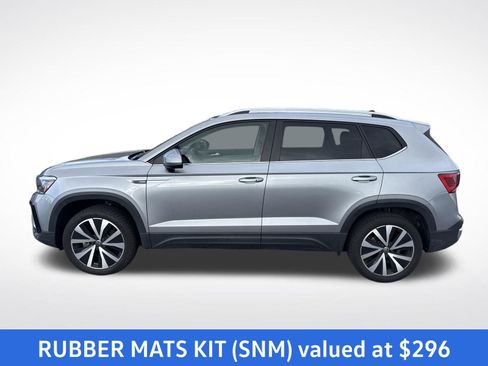 Certified 2024 Volkswagen Taos SE image 2