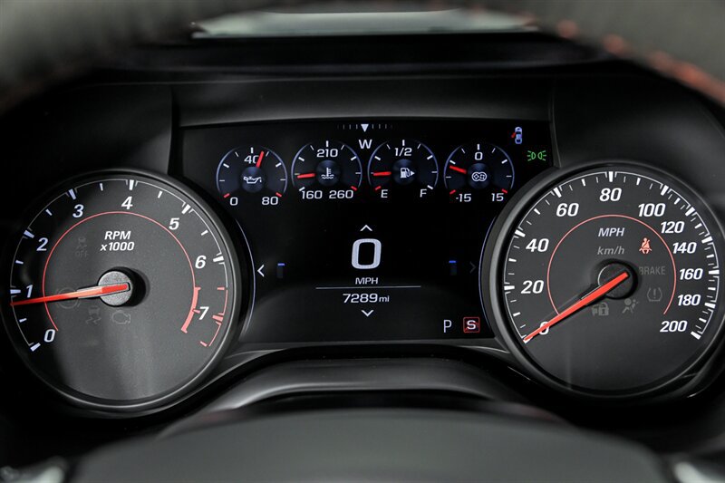 Used 2022 Chevrolet Camaro ZL1 RWD image 24