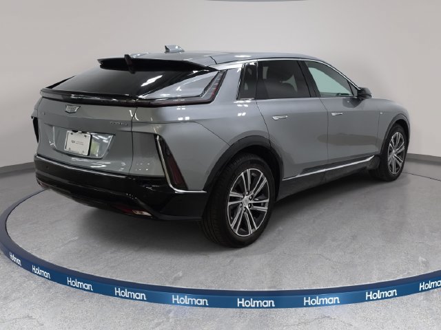 Certified 2024 Cadillac Lyriq Luxury AWD/4WD image 5