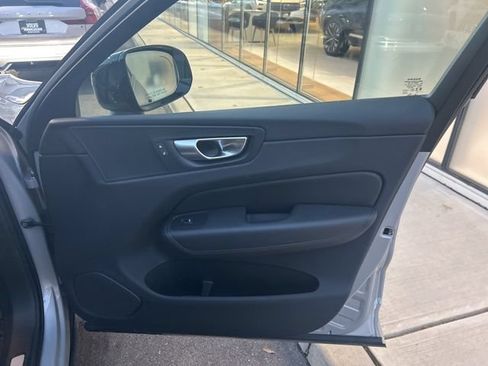 Used 2025 Volvo XC60 B5 Plus AWD/4WD image 14