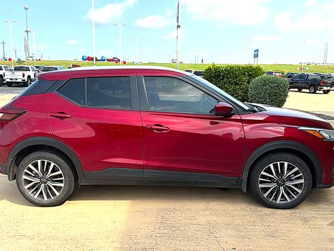 Used 2024 Nissan Kicks SV FWD image 6