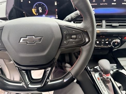 Used 2025 Chevrolet Trax RS w/ Driver Confidence Package image 25