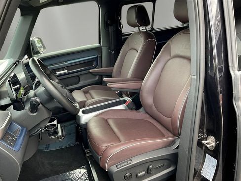 Used 2025 Volkswagen ID. Buzz Pro S RWD image 21