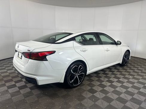 Certified 2025 Nissan Altima 2.5 SR image 3