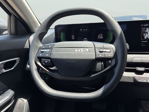 Used 2025 Kia K4 FWD image 19