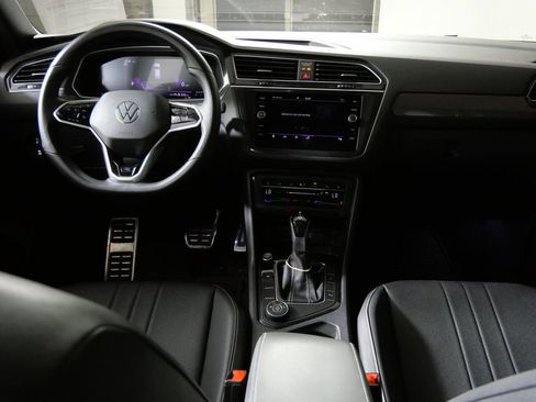Used 2024 Volkswagen Tiguan SE R-Line AWD/4WD image 18