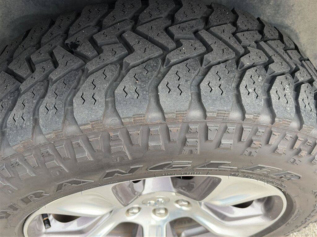 Used 2020 RAM 1500 Laramie AWD/4WD image 5