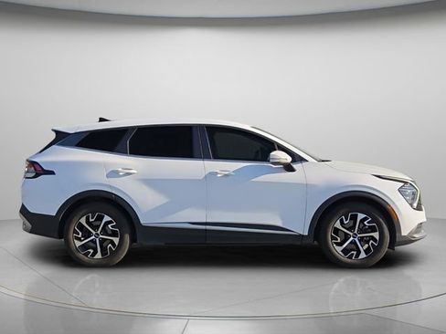 Used 2024 Kia Sportage EX image 6