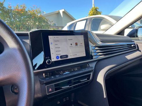 Used 2025 Toyota Camry LE image 18