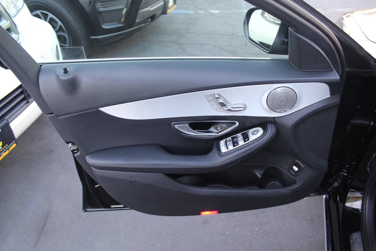 Used 2019 Mercedes-Benz C 300 Sedan image 17