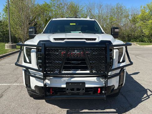 Used 2024 GMC Sierra 2500 AT4 image 8