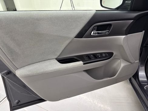 Used 2013 Honda Accord LX image 11