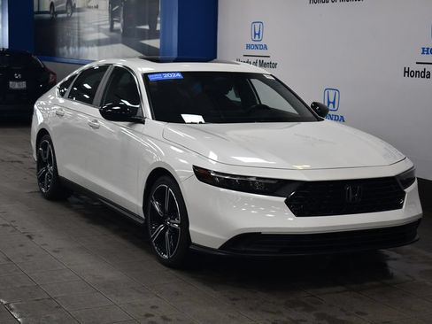Used 2024 Honda Accord Sport image 11
