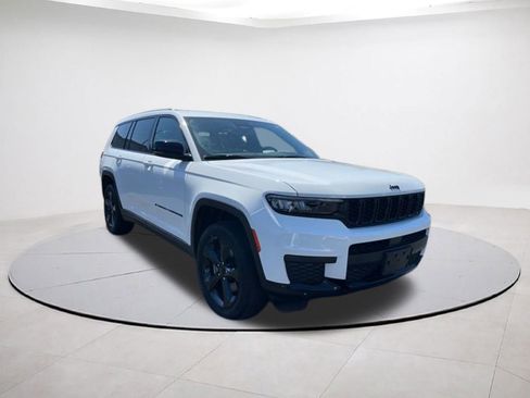 Certified 2023 Jeep Grand Cherokee L Laredo AWD/4WD image 1