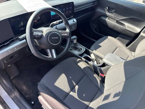 Used 2024 Hyundai Kona SEL AWD/4WD image 4