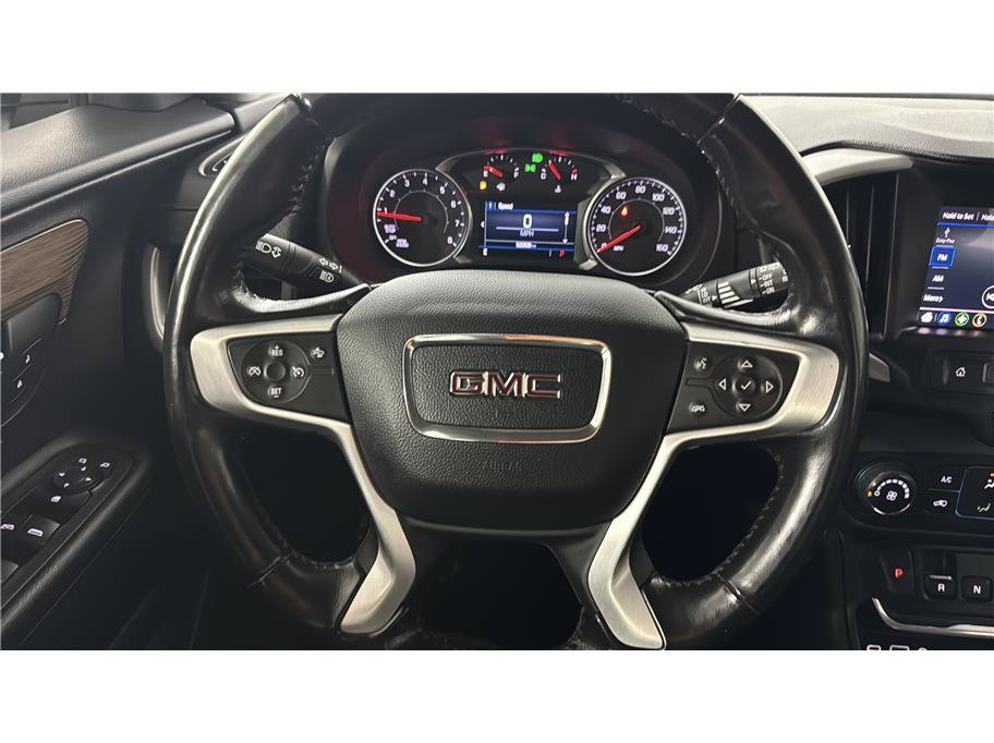 Used 2020 GMC Terrain SLE FWD image 25