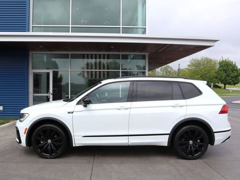 Used 2021 Volkswagen Tiguan SE R-Line AWD/4WD image 6
