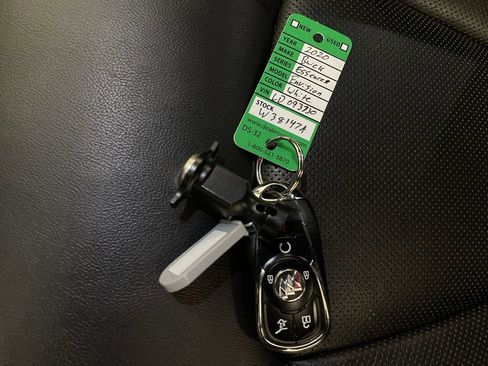 Used 2020 Buick Envision Essence image 29