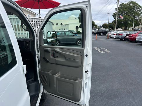 Used 2008 Chevrolet Express 1500 image 14