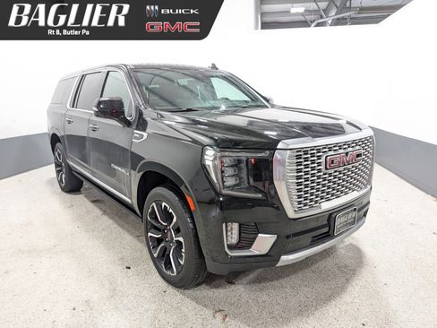 Used 2023 GMC Yukon XL Denali w/ Advanced Technology Package AWD/4WD image 1