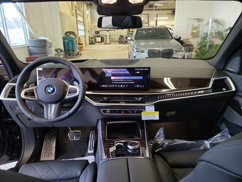 New 2026 BMW X5 xDrive40i image 3