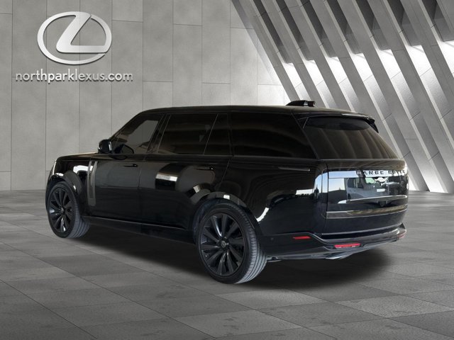 Used 2023 Land Rover Range Rover SV AWD/4WD image 2