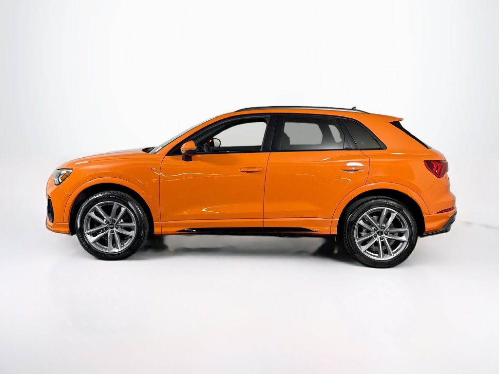 Certified 2025 Audi Q3 2.0T Premium w/ Convenience Package AWD/4WD image 2