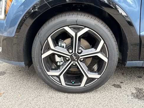 New 2025 Kia Niro SX Touring image 24