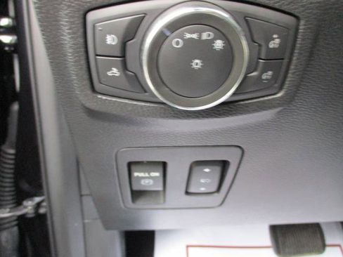 Used 2020 Ford F150 Lariat image 23