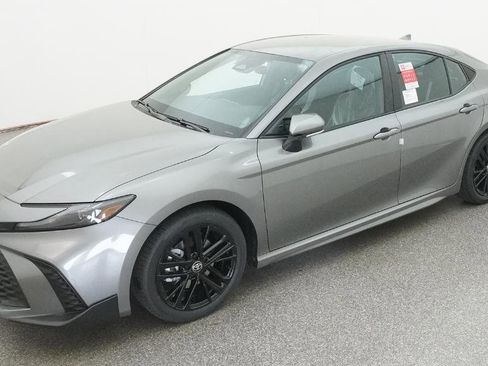 New 2026 Toyota Camry SE image 1