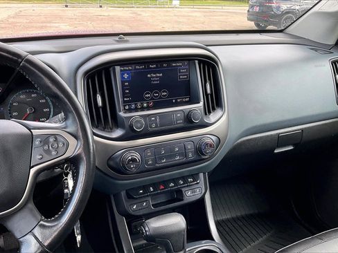 Used 2020 Chevrolet Colorado Z71 image 9
