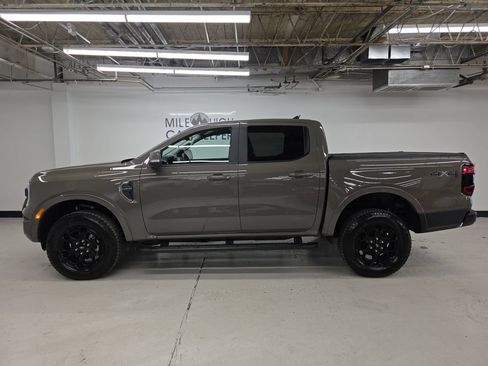 Used 2025 Ford Ranger Lariat w/ Black Appearance Package AWD/4WD image 13