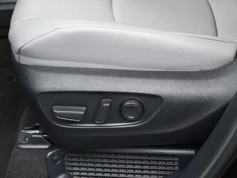 Used 2026 Toyota Sienna XLE AWD/4WD image 21