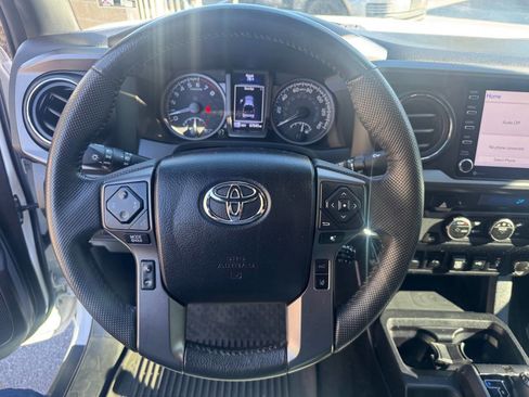 Used 2021 Toyota Tacoma TRD Off-Road image 17