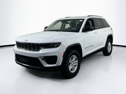 Used 2023 Jeep Grand Cherokee Laredo