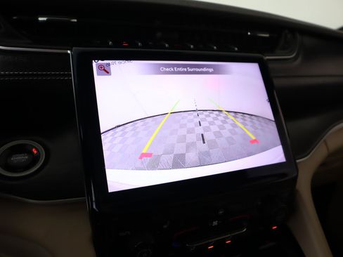 Used 2025 Jeep Grand Cherokee L Limited w/ Black Appearance Package image 6