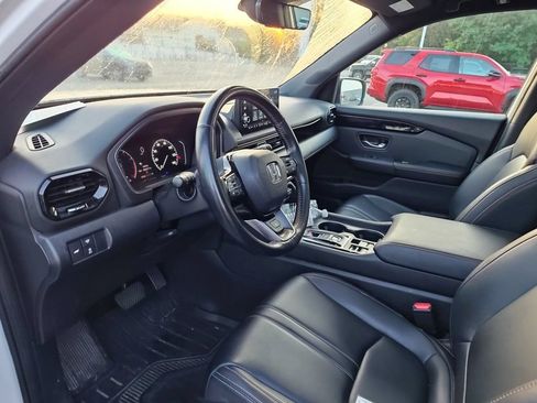 Used 2023 Honda Pilot TrailSport image 8