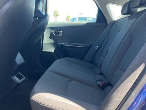 Used 2025 Kia K4 FWD image 24