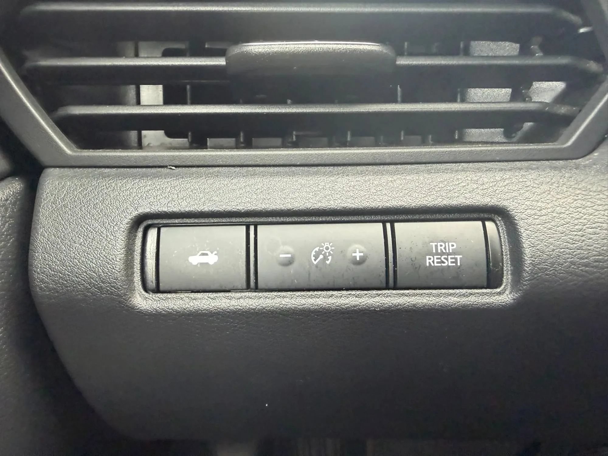Used 2020 Nissan Altima 2.5 SR FWD image 17