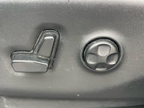 Used 2019 Chrysler Pacifica Touring-L Plus w/ Advanced Safetytec Group image 36